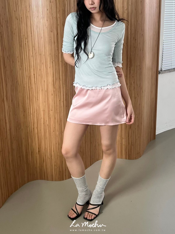 素面光澤緞面短裙